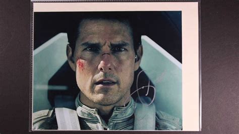 Aacs Autographs Tom Cruise Autographed Oblivion Glossy X Photo