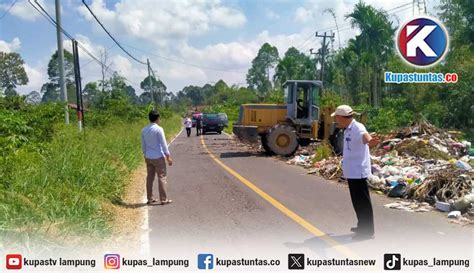 Kupas Tuntas Tempat Pembuangan Sampah Ilegal Di Batu Brak Lambar Akan