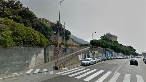 Incidente Stradale A Genova Quinto Pedoni Investiti