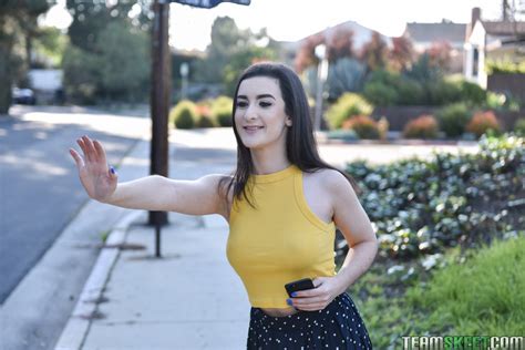 Dark Haired Beauty Lyra Lockhart Picked Up For Sex Photos