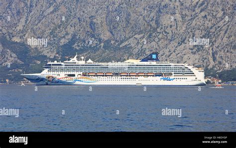 The Norwegian Spirit, a Leo-class cruise ship of the Norwegian Cruise ...