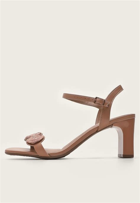 Sand Lia Beira Rio Salto Grosso Nude Compre Agora Dafiti Brasil