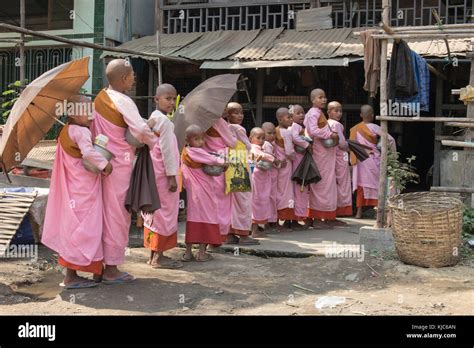 Novice Nuns Hi Res Stock Photography And Images Alamy