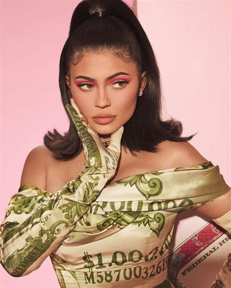 Kylie Jenner Embraces Nostalgia With Bubblegum Pink Hair Revival Citizenside