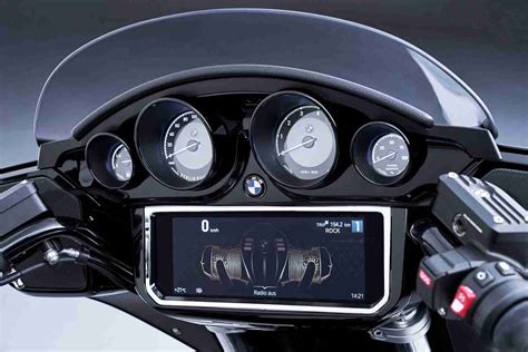 Bmw R B Cockpit Tft Screen Iamabiker Everything Motorcycle