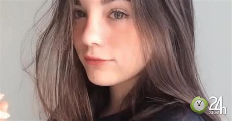 Nhan sắc hot girl triệu view nhờ hướng dẫn make up nhưng lại hút hồn với mặt mộc