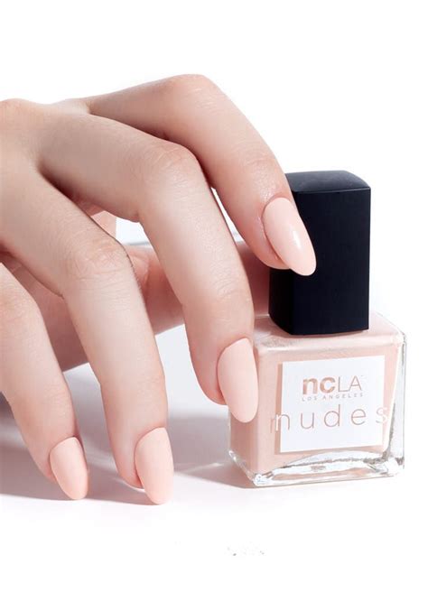 10 diseños de uñas color nude que te harán ver elegante Nude nail designs Cool nail designs