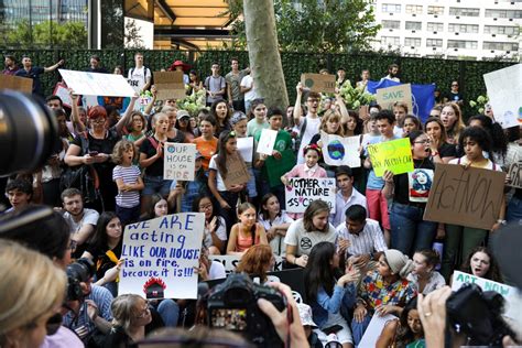 Sotto Il Palazzo Di Vetro Con Greta Le Flebili Voci Dei Teenagers For