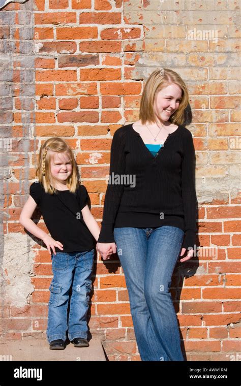 Fille blonde chaude Banque de photographies et dimages à haute résolution Alamy