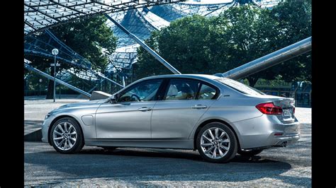 BMW 330e auf der IAA: Turbopower trifft Schmalspur-Verbrauch | AUTO ...