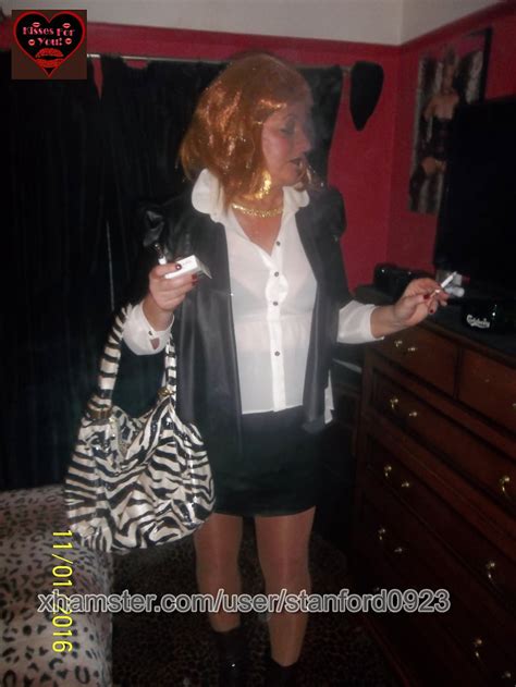 MILF GIVES BLOWJOB 73 Pics XHamster