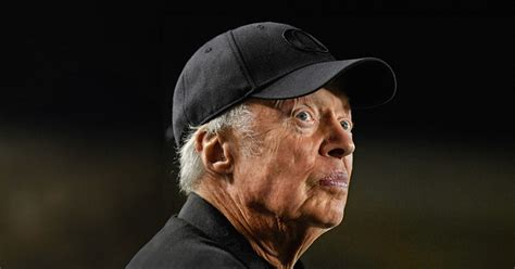 Як Nike стала гігантом ринку спортивного взуття та одягу? — Forbes.ua