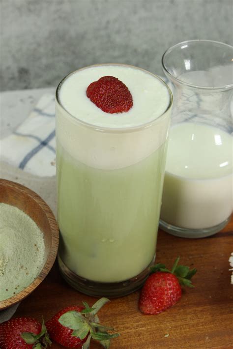 Iced Matcha Strawberry Cheese Tea Haldinfoods