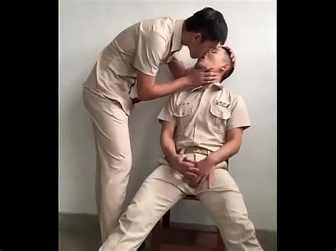 Khi thằng bạn thân thèm cặc XVIDEOS