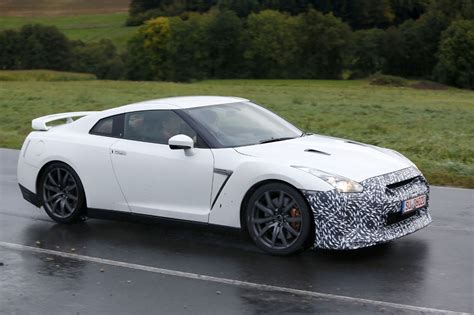 Spy Shots Of Cars Gt R Clicccar