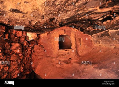 Anasazi Cliff Dwellings Perfect Kiva Ruin Bullet Canyon Grand