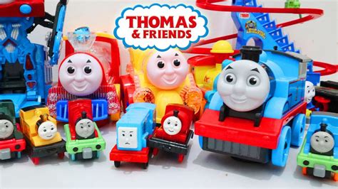 Merakit Mainan Kereta Api Choo Choo Charles Thomas And Friends Tayo Si