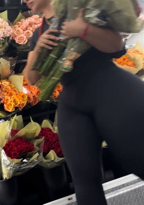 Insane Bbl On This Sexy Latina Redhead Reupload Spandex Leggings Yoga Pants Forum