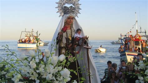 Procesiones Para Venerar A La Virgen Del Carmen Patrona De Los Marineros