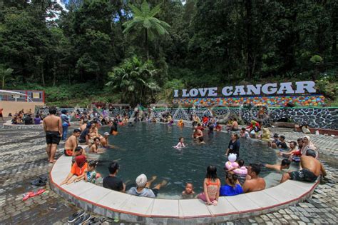 Wisata Pemandian Air Panas Cangar Antara Foto