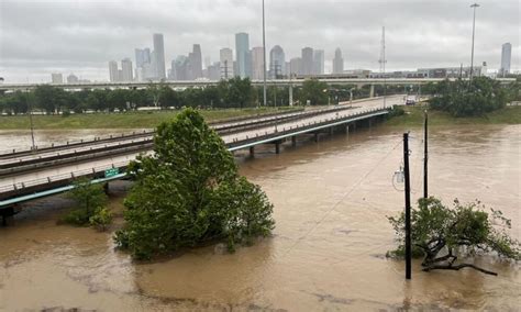 Videos Inundaciones Y Fuertes Vientos Por Beryl Dejan 9 Muertos En