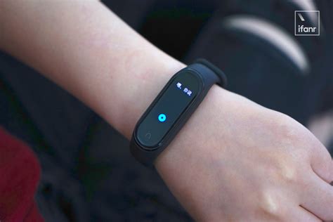Xiaomi Mi Band 4 официально представлен. Характеристики и фото.
