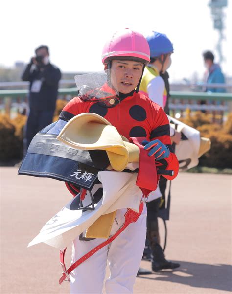 水沼元輝騎手が涙の謝罪会見「くじけずに頑張ろうと思います」9カ月の騎乗停止処分が決定 競馬写真ニュース 日刊スポーツ