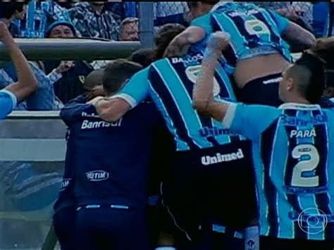 Grêmio joga bem e vence Náutico por 2 a 0 em Caxias globoesporte ge