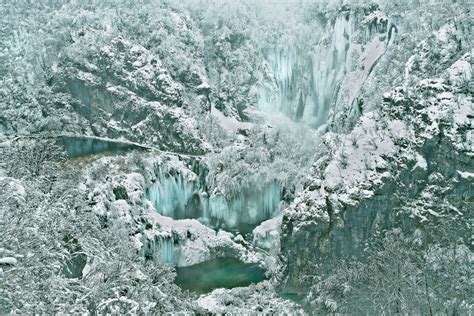 Winter at Plitvice Lakes - Nacionalni park "Plitvička jezera"