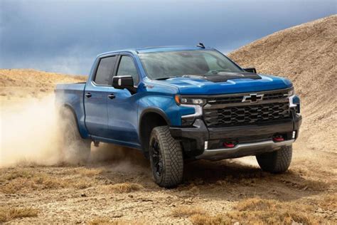 7 Best Hybrid Pickup Trucks (Ranking 2022)