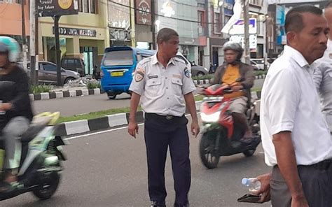 Parkir Di Kawasan Terlarang Petugas Dishub Ternate Tertibkan Sejumlah