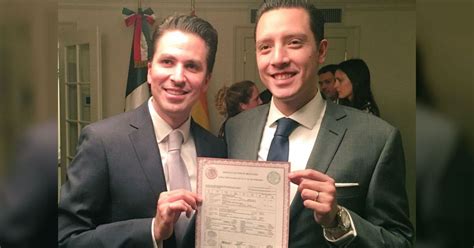 Así se celebró la primera boda gay en una representación diplomática de México Infobae