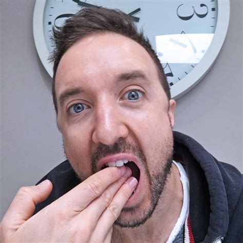 Singers Heres A Quick Five Step Plan For Releasing That Tight Jaw The Naked Vocalist