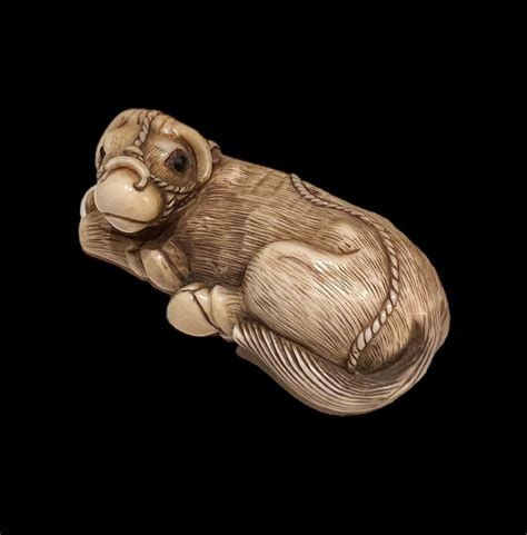 Proantic Tr S Beau Netsuke Japonais Repr Sentant Une Vache Couch E