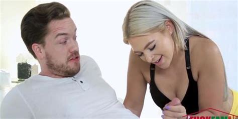 Blonde Pawg Lesbian Gfs Screw In Bathroom And Changing Room Rharri Rhound Melody Parker