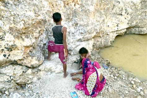 Illegal mica mining continues unabated in Jharkhand, causing deaths and ...