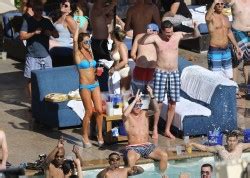Danielle Lloyd Bikini Poolside Las Vegas 08 06 2014 Phun Org Forum