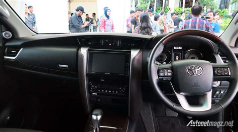 Toyota Fortuner Dashboard