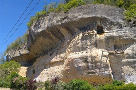 Grottes Du Roc De Cazelle Zonnig Zuid Frankrijk