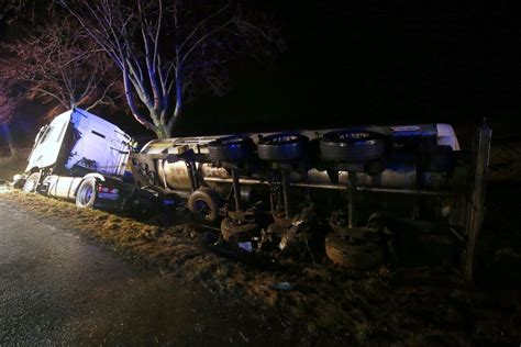 Koszmarny Wypadek Pod Koninem Nie Yj Trzy M Ode Osoby Wp Wiadomo Ci