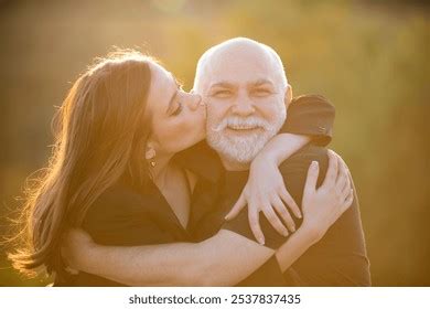 Sexy mature résultats 93 mille dimages libres de droits de photos de stock et d