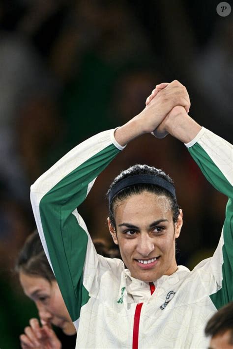 La boxeuse Imane Khelif montre son côté féminin une transformation