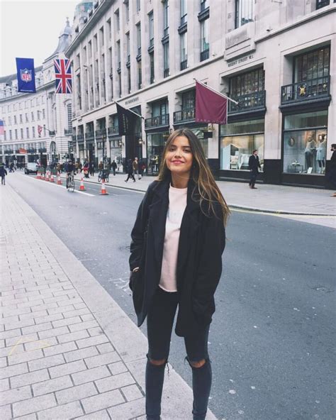 7 Hot Sexy Carlota Bruna Bikini Pics