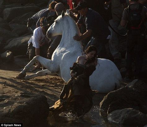 Kristen Stewart Flashes Her Snow White Flesh Filming Wet And Wild Beach