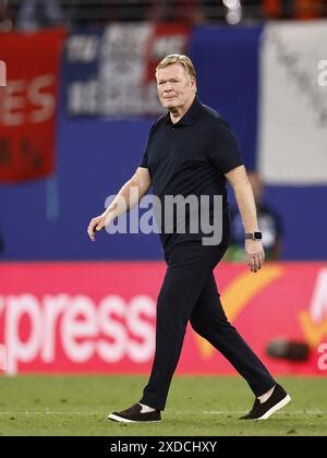 Lipsia L Allenatore Olandese Ronald Koeman Durante La Partita Uefa