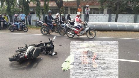 Kecelakaan Maut Di Jalur Pantura Arjawinangun Cirebon Pengendara Motor