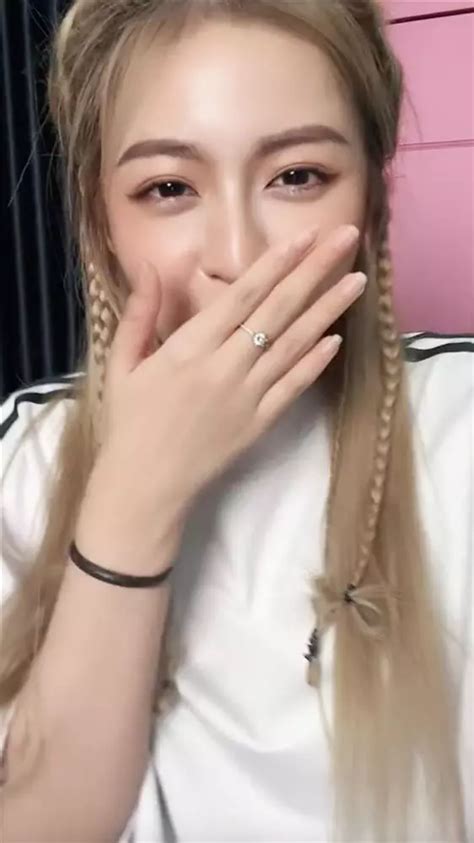 Hot Girl Tr Ng R N Ph T Hi N B N Trai Ngo I T Nh Tr N S Ng Livestream Tr Xanh G I Nh Thi U