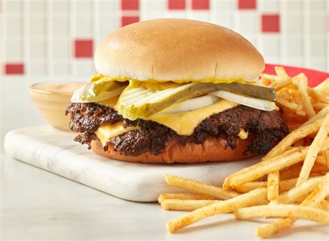 Freddy's Steakburgers Plans to Open 65 New Stores in 2024