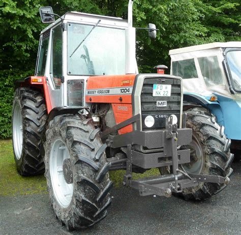 MF 1004, gesehen bei der Oldtimerausstellung in Burghaun-Steinbach ...
