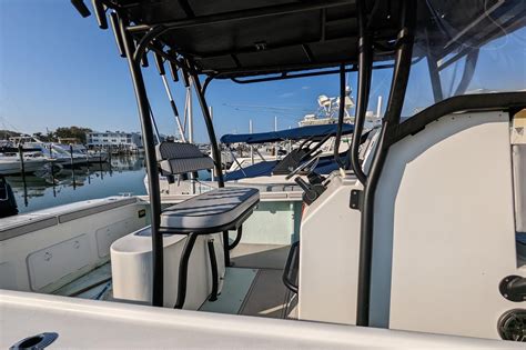 Lowe Infinity 230 WT - Boating World